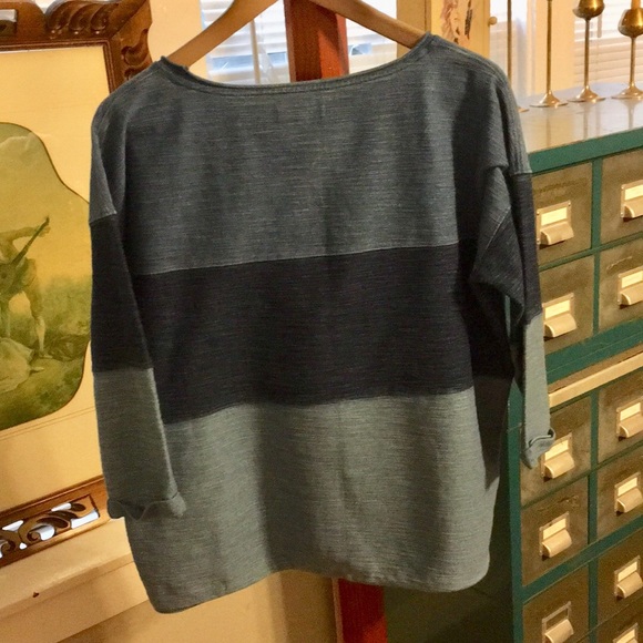 ✨ Madewell Striped Denim Top Sz M - Picture 2 of 5